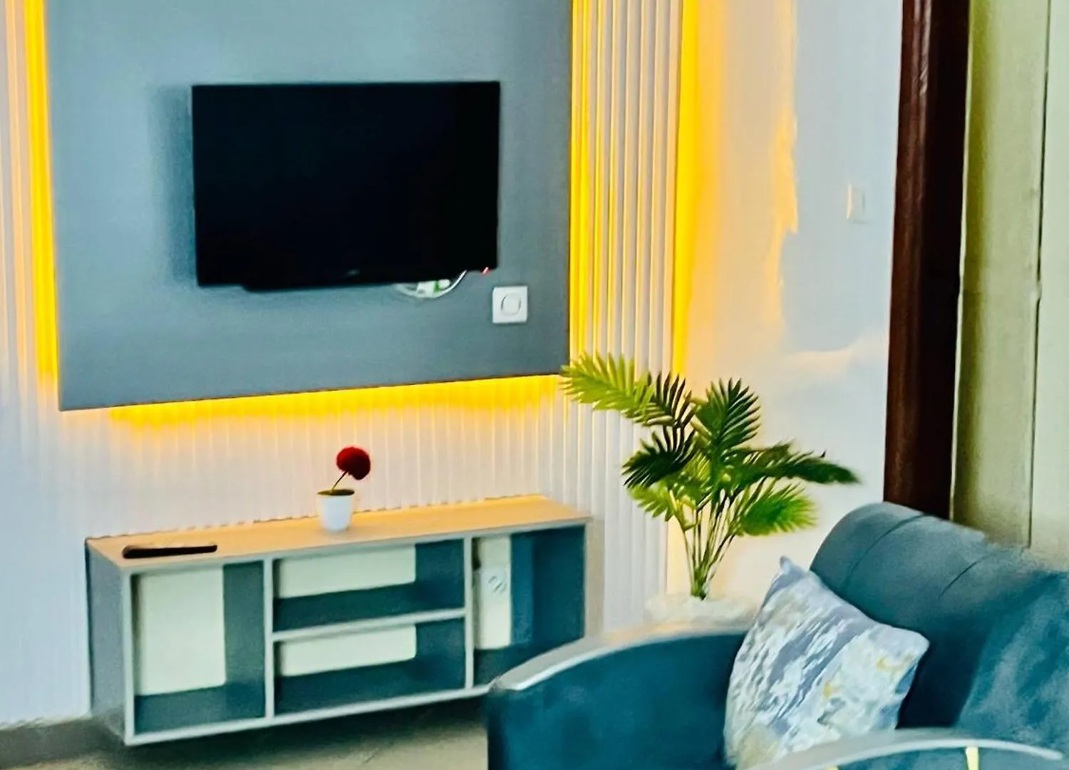 Orange Room Dakar Guest house