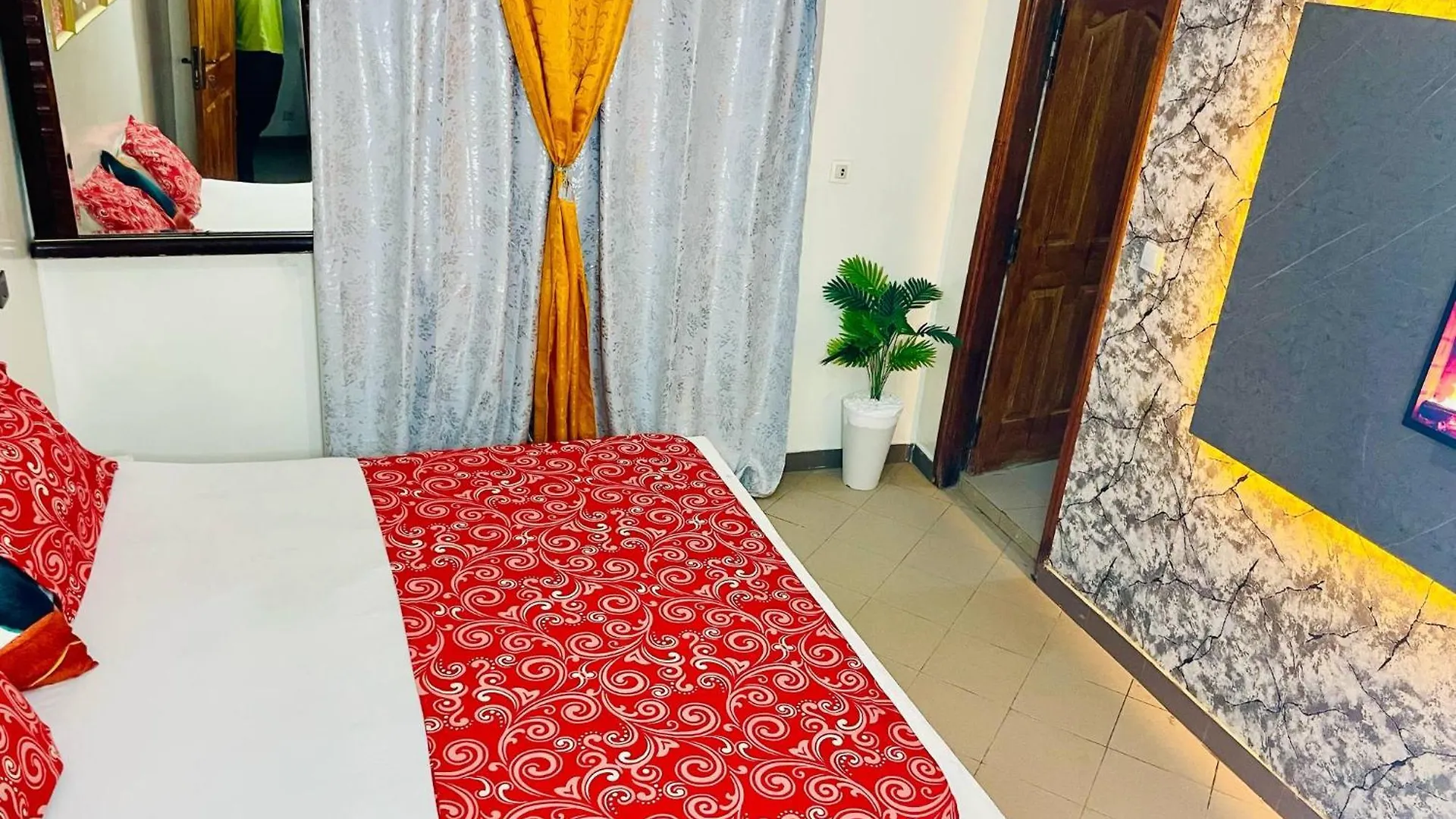 Orange Room Dakar